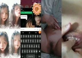 Em gái 2k8 móc lồn tự sướng khoe mạng